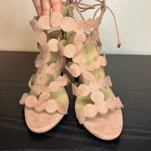 BCBGeneration Chikox Petal Heels - Picture 3 of 8